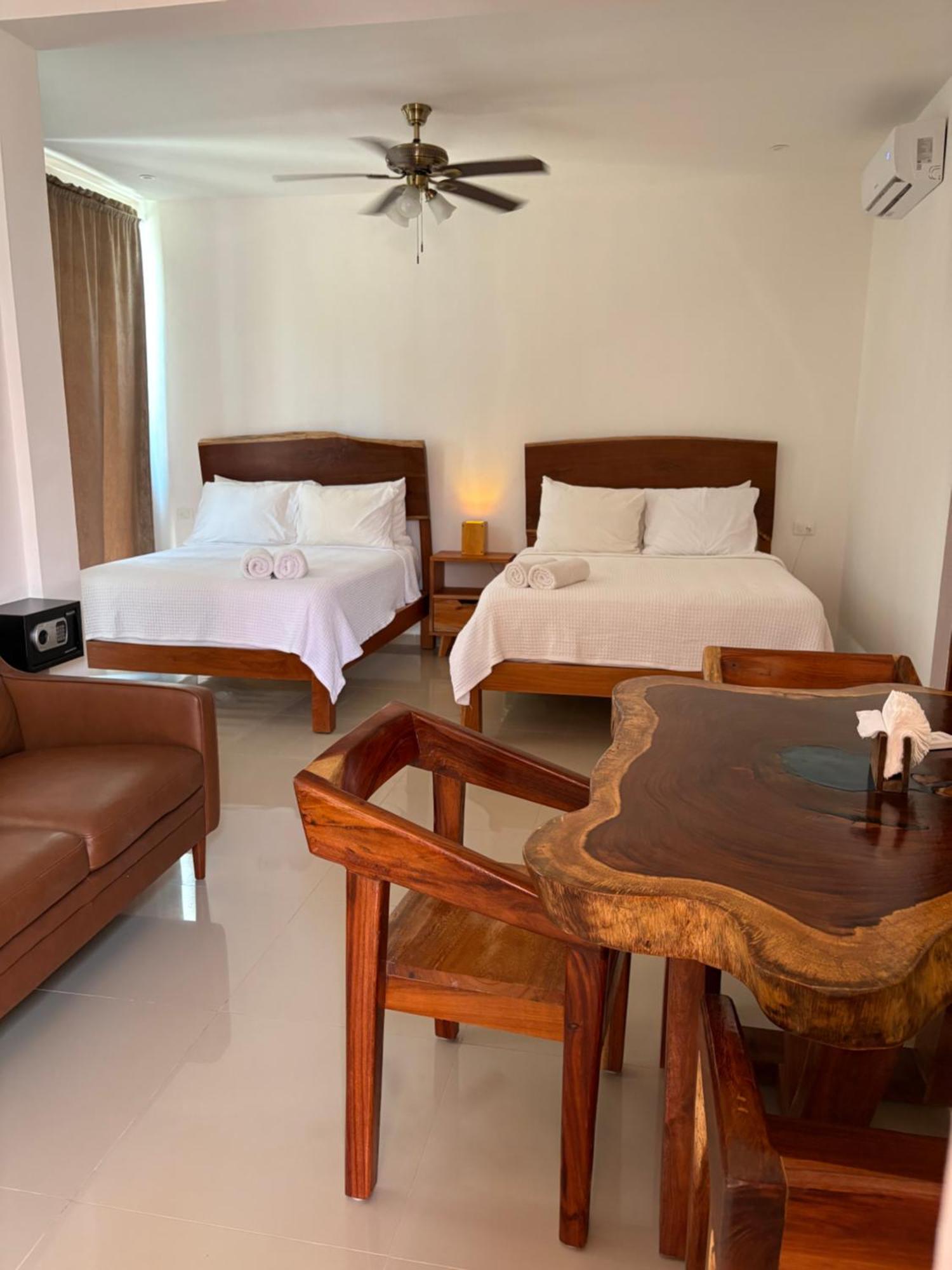 Mexhe Hotel 엘 쿠요 외부 사진